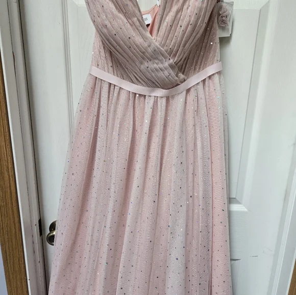 Ball Gown Women Dress - Picture 3 of 9